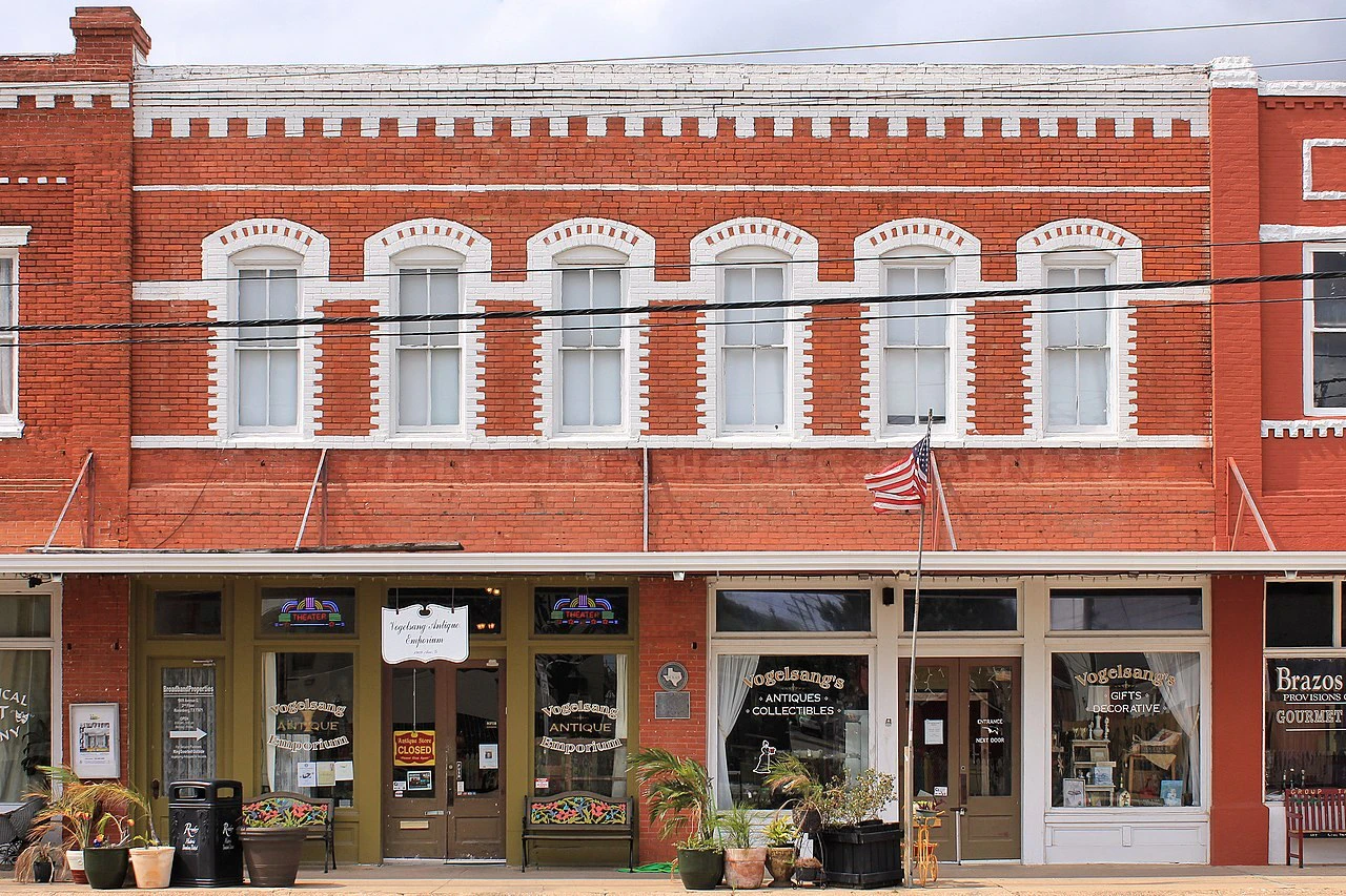 Tour Greens Dallas game court installation project